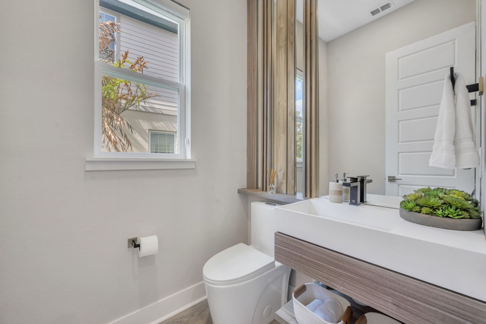 Staged bathroom, Tampa Bay FL