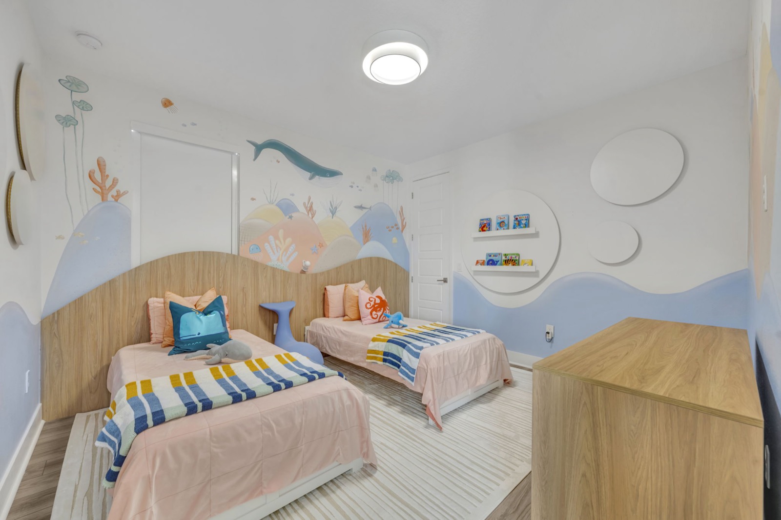 Professionally staged home in Gibsonton, FL