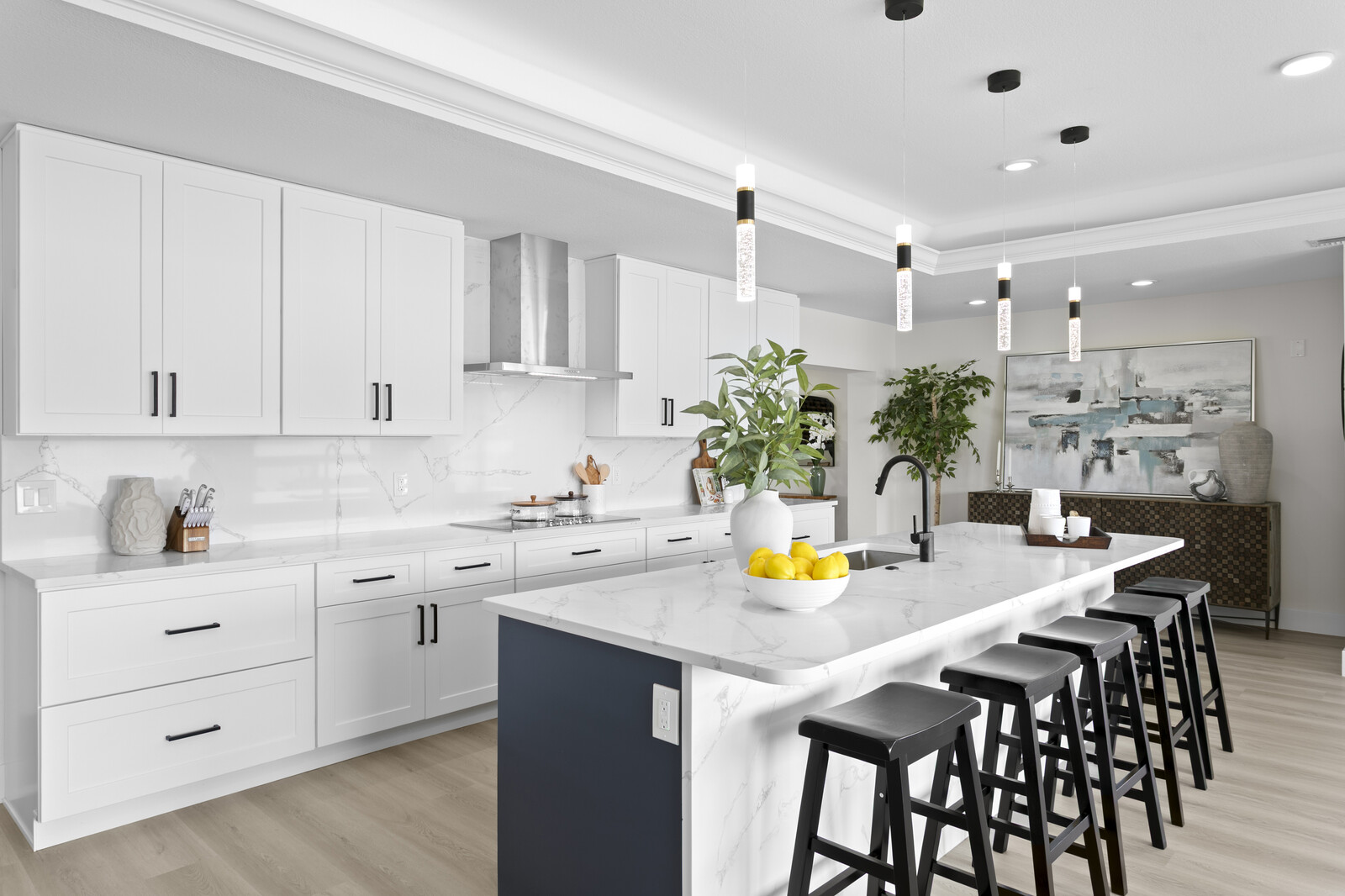 Staged kitchen, Tampa Bay FL